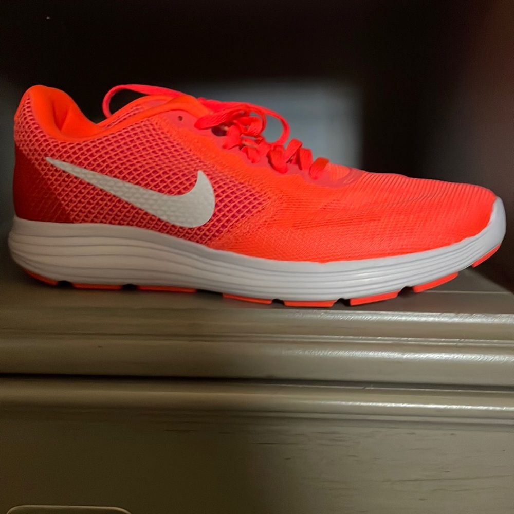 Nike tennis shoes NEVER WORN